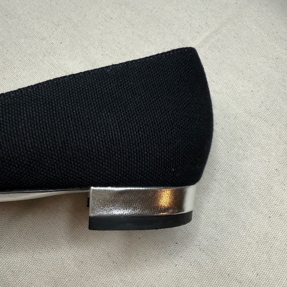 Salvatore Ferragamo Vara Flats Black Canvas 6.5 Women’s Shoes Logo Bow Patent - Picture 5 of 6